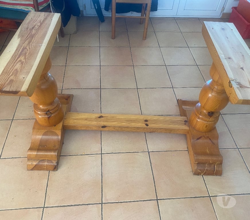 Ameublement & art de la table Hérault La Grande Motte - 34280 - Photos Vivastreet Vends belle table salle à manger pin massif