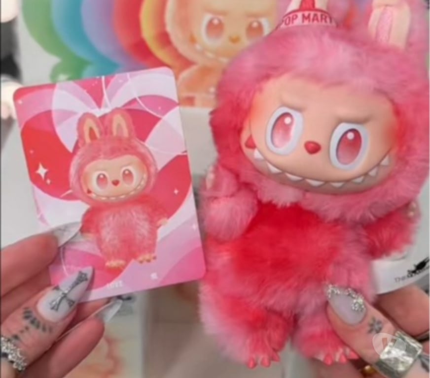 Jeux - Jouets Paris Paris 8ème ardt - 75008 - Photos Vivastreet Vente de Labubu Poupée