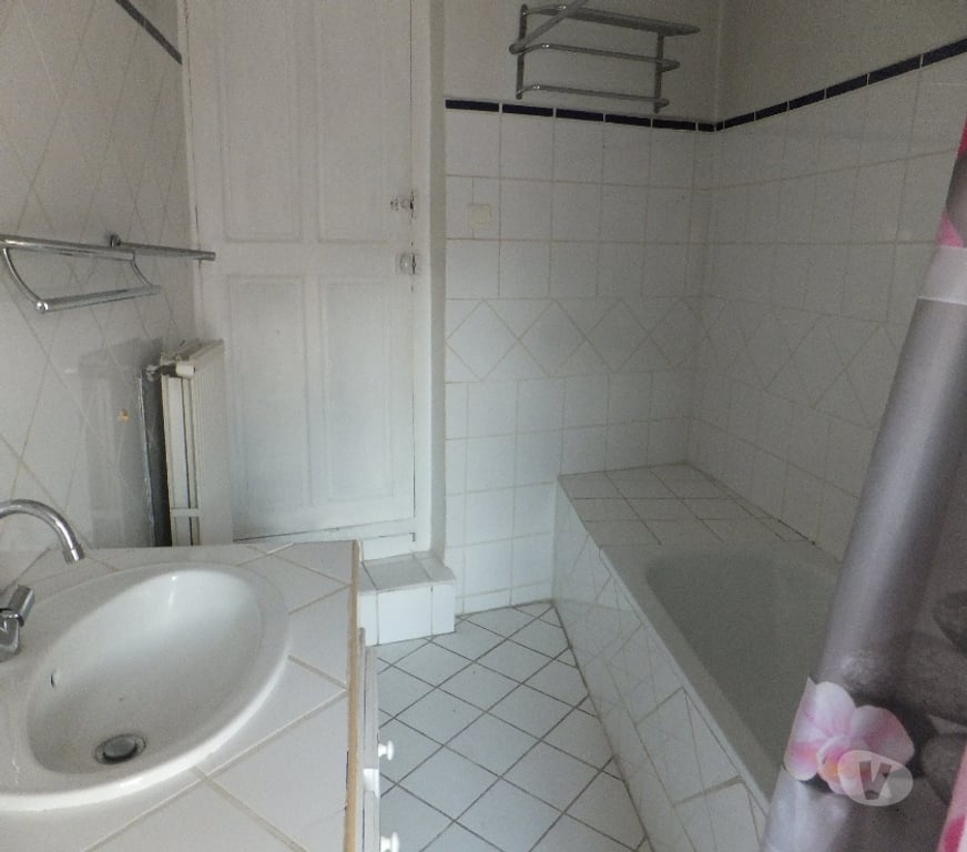 Appartement meublé Vaucluse Carpentras - 84200 - Photos Vivastreet F2 MEUBLE AVEC GRAD SALON