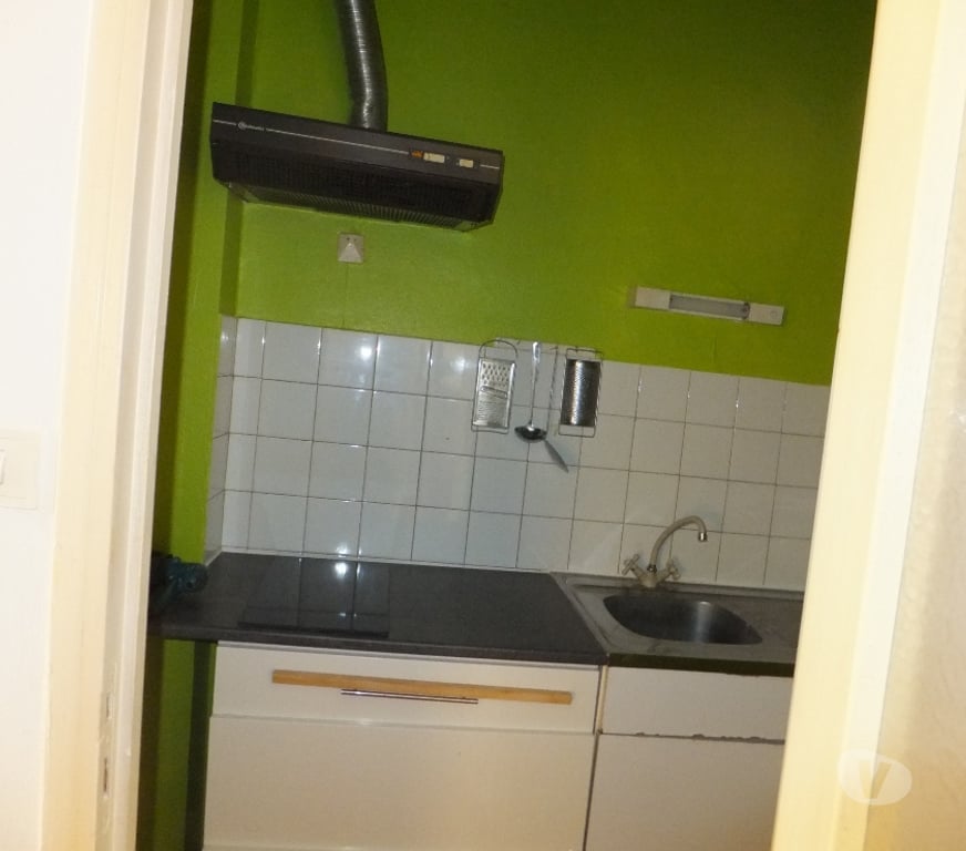 Appartement meublé Vaucluse Carpentras - 84200 - Photos Vivastreet STUDIO MEUBLE CUISINE INDEPENDANTE