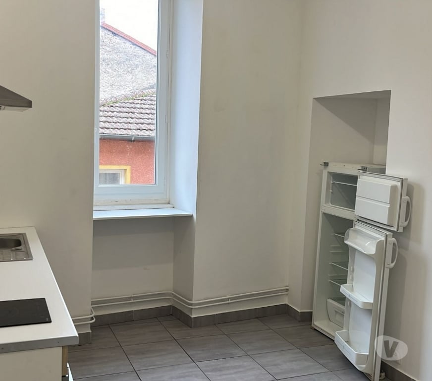 Location appartement Loire Regny - 42630 - Photos Vivastreet STUDIO 22m² - REGNY
