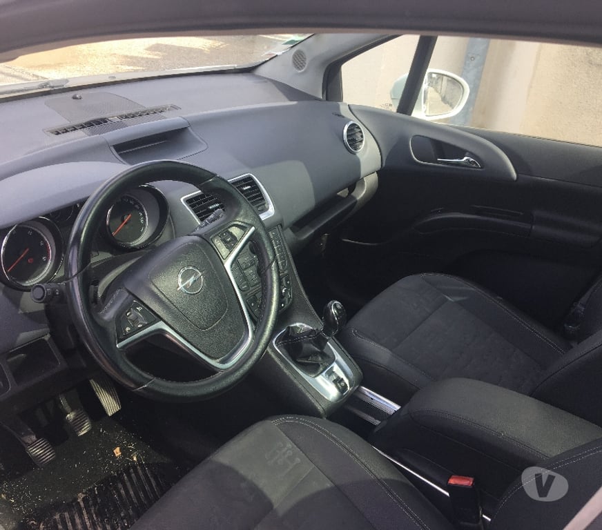 Voiture d'occasion Bouches-du-Rhône St Andiol - 13670 - Photos Vivastreet OPEL MERIVA 1.7 CDTI 110 CH 2012