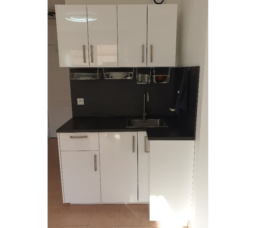 Appartements à vendre Alpes-Maritimes Menton - 06500 - Photos Vivastreet VENTE A TERME LIBRE. Appartement + cave + parking - MENTON