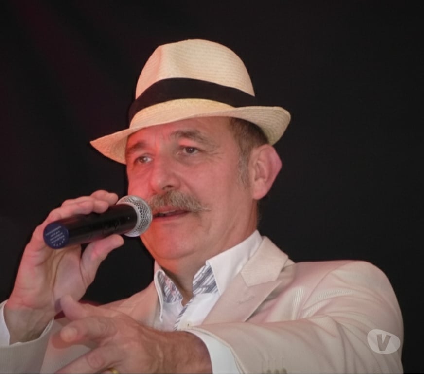 Organisations d'evènements Charente-Maritime Matha - 17160 - Photos Vivastreet Chanteur guitariste de variété