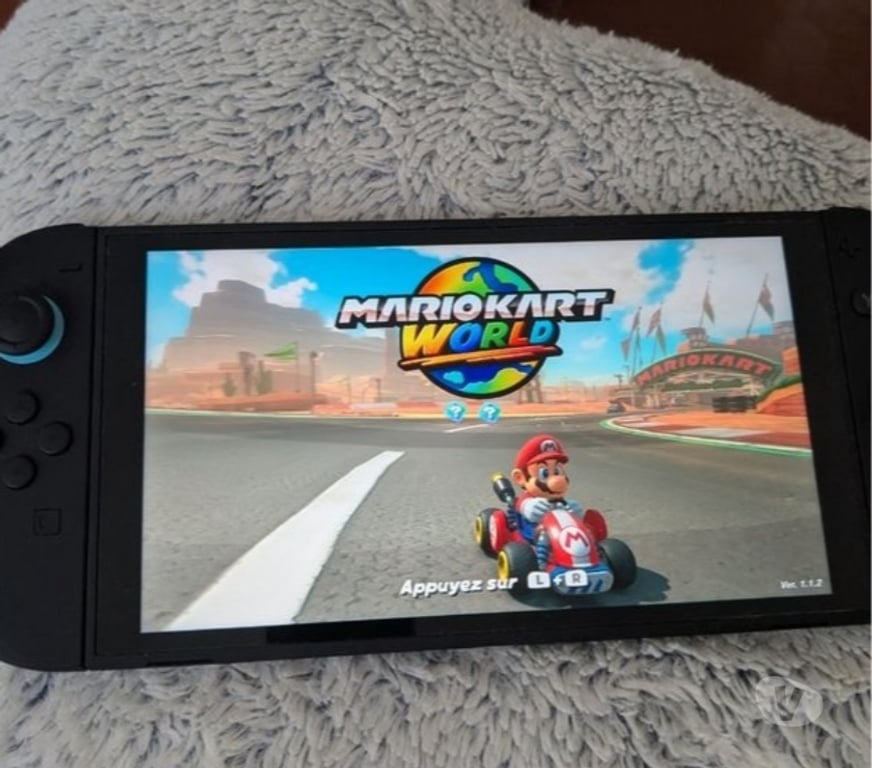 Jeux vidéo - consoles Rhône Lyon - Photos Vivastreet Switch 2 + Mario Kart