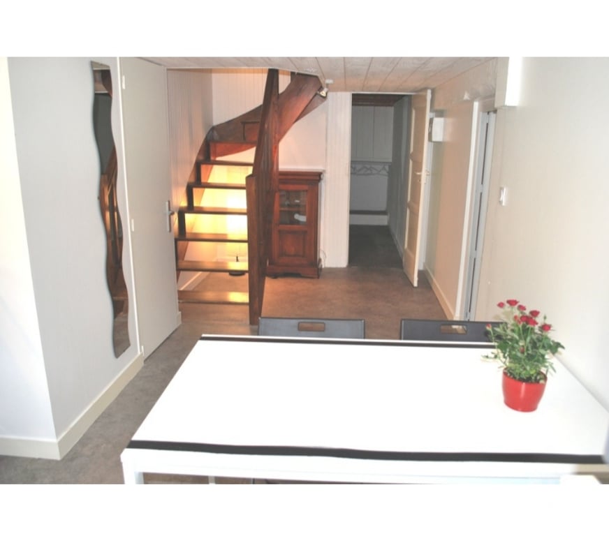 Appartement meublé Finistère Morlaix - 29600 - Photos Vivastreet Loue T1 meublé, adsl, jardin, buanderie MORLAIX Coatserho