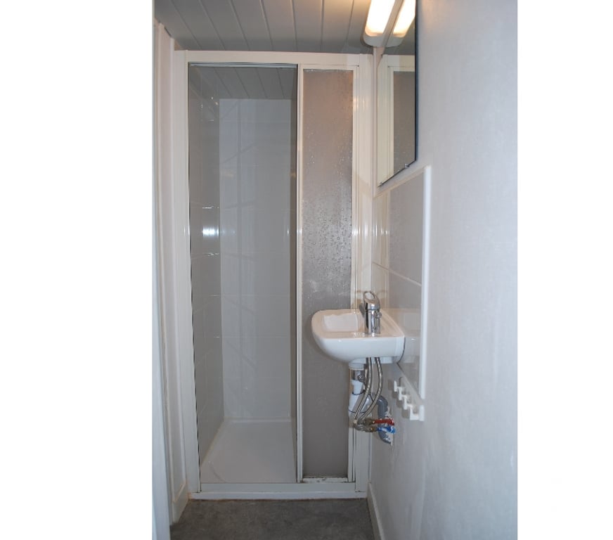 Appartement meublé Finistère Morlaix - 29600 - Photos Vivastreet Loue T1 meublé, adsl, jardin, buanderie MORLAIX Coatserho