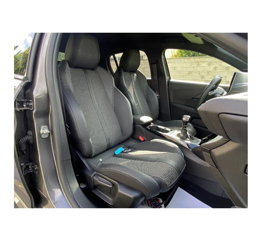 Voiture d'occasion Oise Nogent sur Oise - 60180 - Photos Vivastreet PEUGEOT 208 GT 100 CH S&S BVM6 AN 05 2023 19074 KM