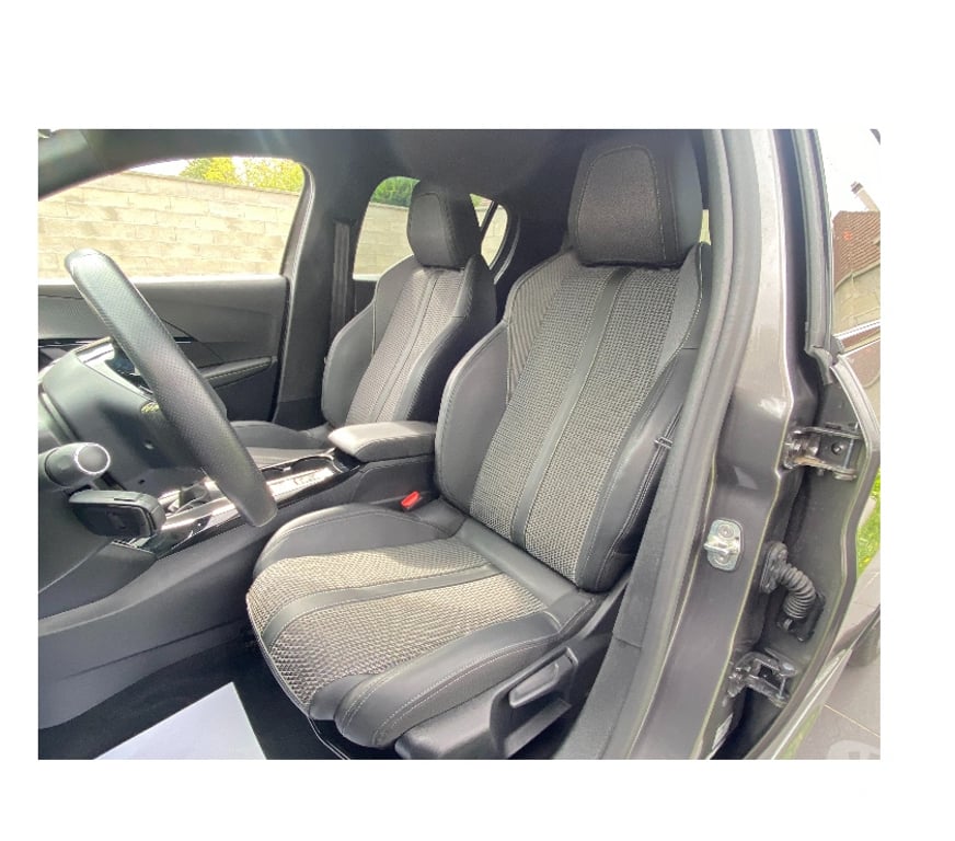 Voiture d'occasion Oise Nogent sur Oise - 60180 - Photos Vivastreet PEUGEOT 208 GT 100 CH S&S BVM6 AN 05 2023 19074 KM
