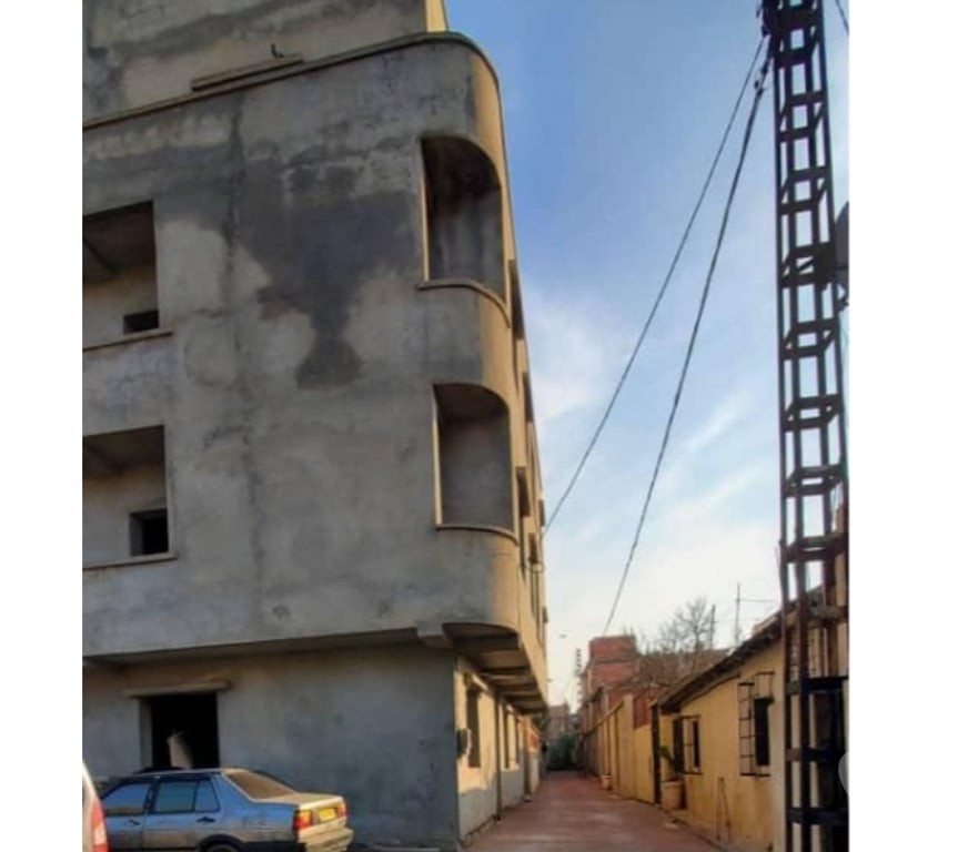 Vente Immeuble Algérie - Photos Vivastreet Bâtiment de 7 appartements semi fini