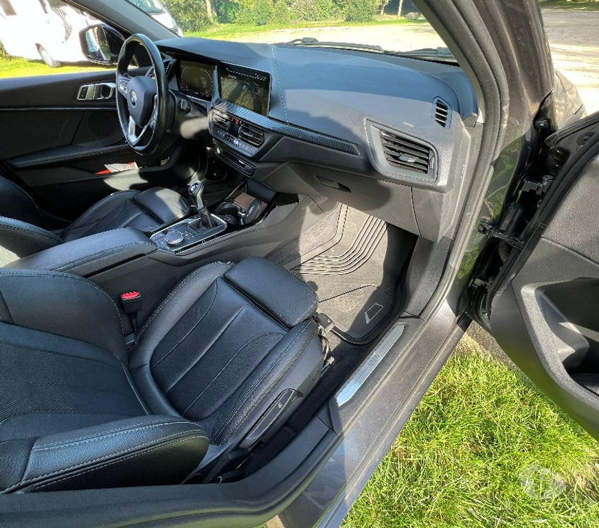 Voiture d'occasion Ille-et-Vilaine Rennes - Photos Vivastreet BMW Série 1 F40 116d Luxury 2019 149000 Kms