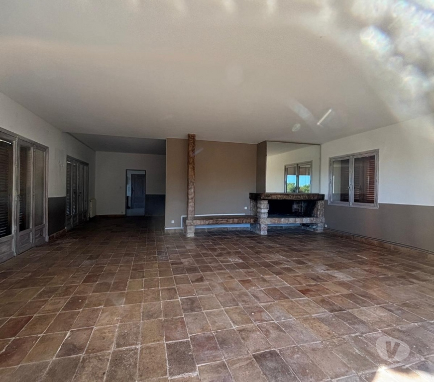 Vente Maison Var St Raphael - 83700 - Photos Vivastreet A RÉNOVER Maison à vendre Saint-Raphaël (Var 83)