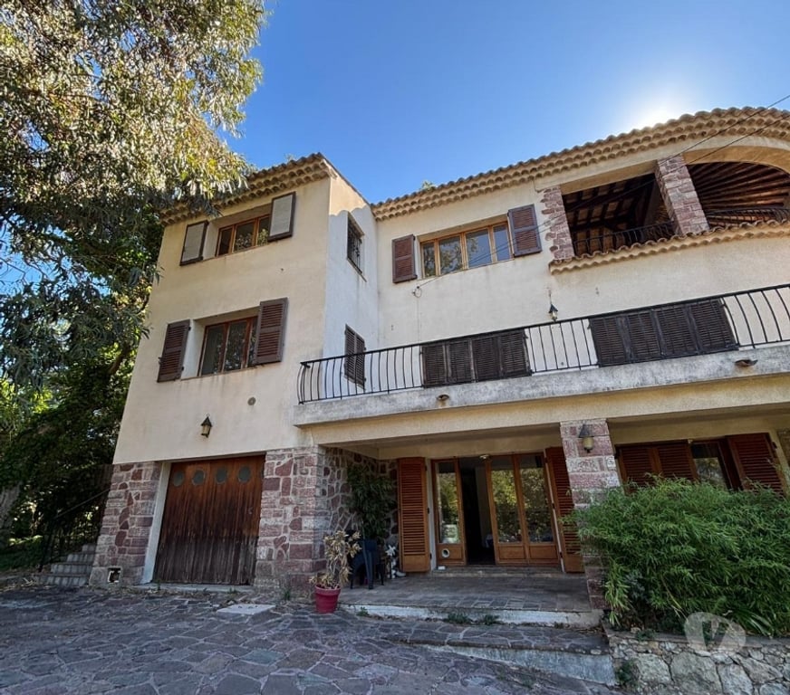 Vente Maison Var St Raphael - 83700 - Photos Vivastreet A RÉNOVER Maison à vendre Saint-Raphaël (Var 83)
