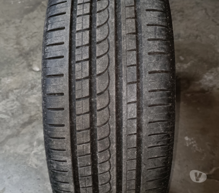 Pièces et services auto Alpes-Maritimes Mandelieu la Napoule - 06210 - Photos Vivastreet A vendre 4 pneus Pirelli 265 45 20