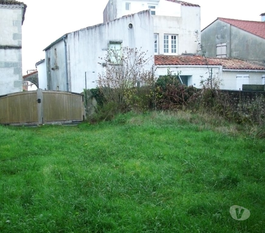 Parkings - Garages Charente-Maritime Mornac sur Seudre - 17113 - Photos Vivastreet Jardin 150 m² à louer centre historique Mornac sur Seudre