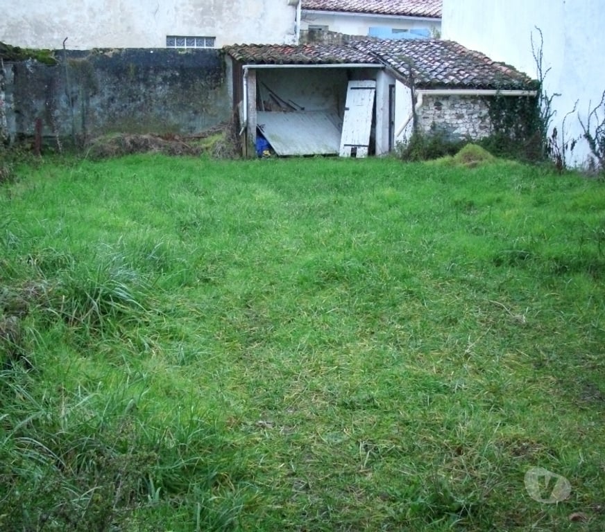 Parkings - Garages Charente-Maritime Mornac sur Seudre - 17113 - Photos Vivastreet Jardin 150 m² à louer centre historique Mornac sur Seudre