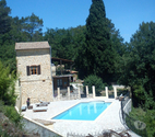 Maison au milieu des bois