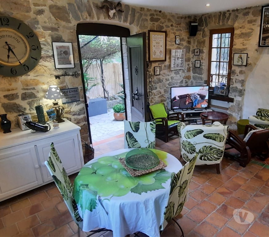 Location maison meublée Var Lorgues - 83510 - Photos Vivastreet Maison au milieu des bois