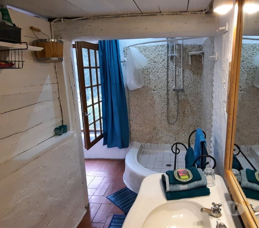 Location maison meublée Var Lorgues - 83510 - Photos Vivastreet Maison au milieu des bois