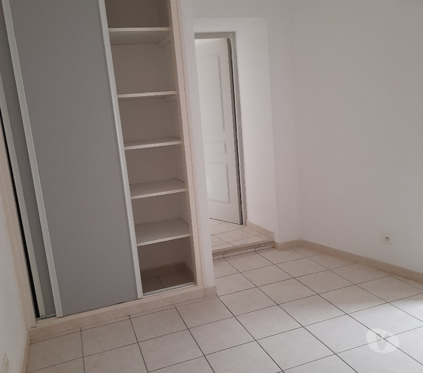 Location appartement Gard Calvisson - 30420 - Photos Vivastreet A LOUER Appartement de 58 m2