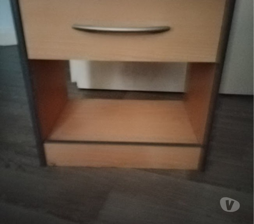 Ameublement & art de la table Nord Villeneuve d'Ascq - Photos Vivastreet TABLE DE CHEVETS EN BOIS