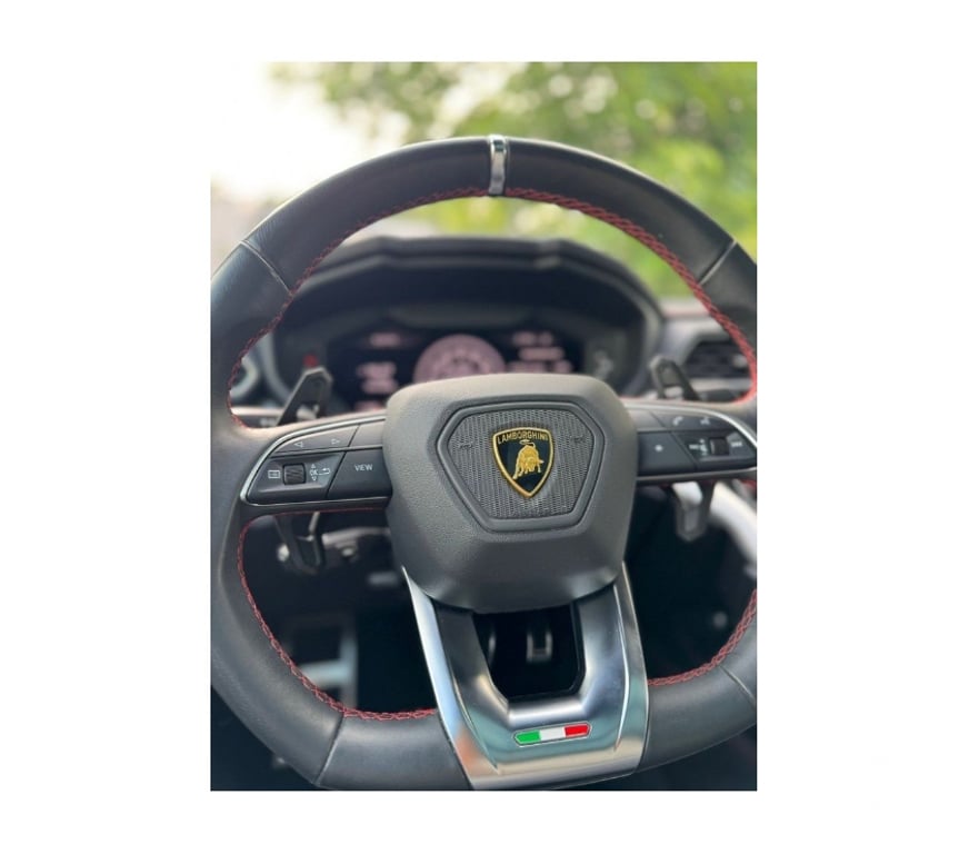 Voiture d'occasion Alpes-Maritimes Cagnes sur Mer - 06800 - Photos Vivastreet Lamborghini Urus – 2021 – 650 ch – 49 000 km