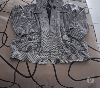Vêtements Nimes Nimes - Photos Vivastreet MANTEAU FEMME T 42 44