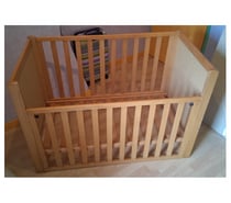 Lit bébé en bois