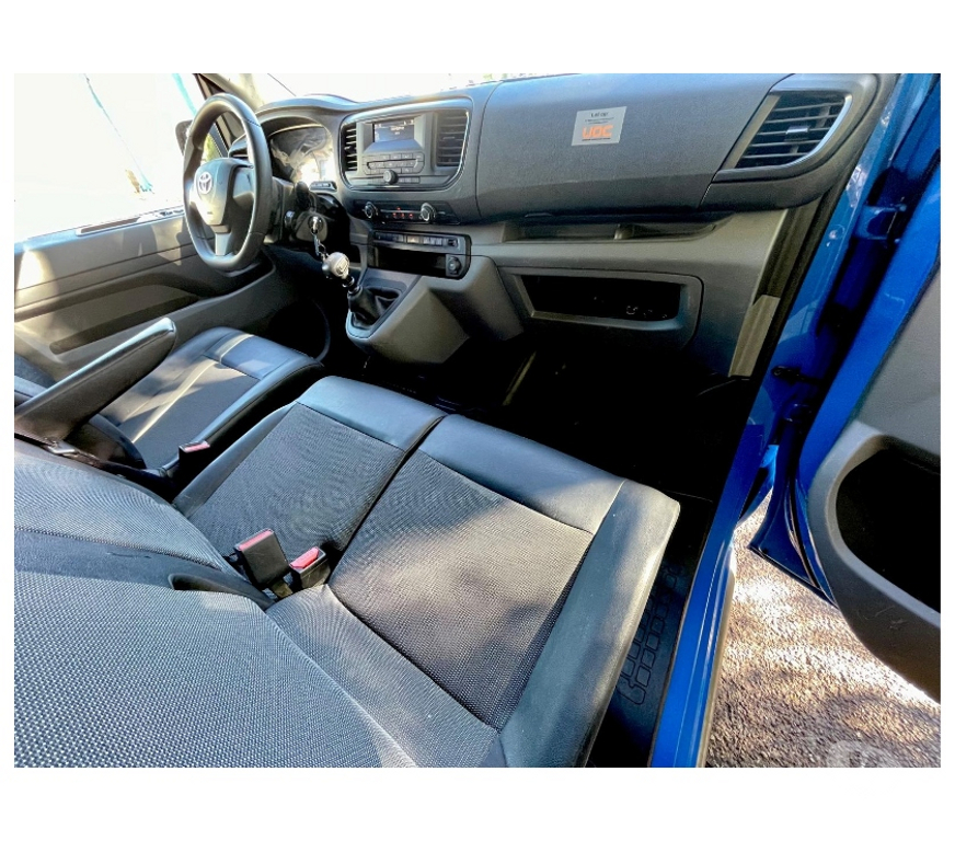 Véhicules commerciaux & utilitaires d'occasion Alpes-Maritimes Cagnes sur Mer - 06800 - Photos Vivastreet Toyota Proace 2.0 D4-D 120 ch – L3 H1 3 places 80000KM