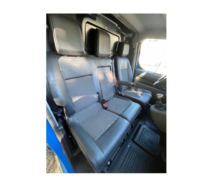 Véhicules commerciaux & utilitaires d'occasion Alpes-Maritimes Cagnes sur Mer - 06800 - Photos Vivastreet Toyota Proace 2.0 D4-D 120 ch – L3 H1 3 places 80000KM