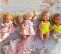 poupées 4 petites