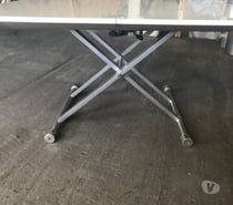 table réglable en hauteur