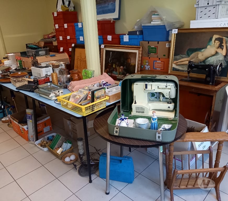 Vides greniers - Brocantes Haut-Rhin Huningue - 68330 - Photos Vivastreet Bourse aux livres (et notre vide-grenier)