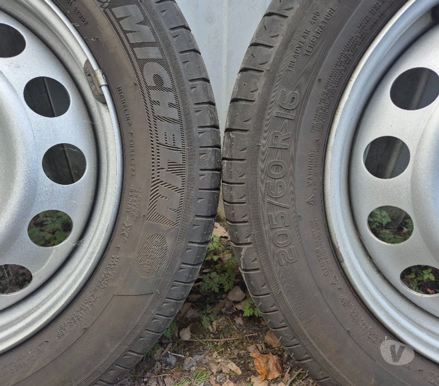 Pièces et services auto Loire St Etienne - Photos Vivastreet 2 roues été 205 60 16 Citroën Berlingo Michelin