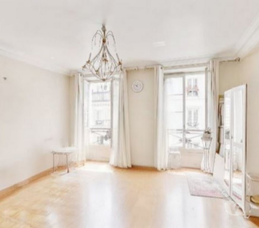 Appartements à vendre Paris Paris 9ème ardt - 75009 - Photos Vivastreet Appartement familial 4-5 pièces, 98 m2 Martyrs Drouot
