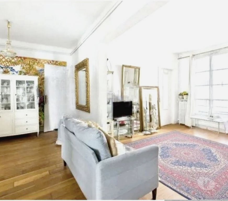 Appartements à vendre Paris Paris 9ème ardt - 75009 - Photos Vivastreet Appartement familial 4-5 pièces, 98 m2 Martyrs Drouot