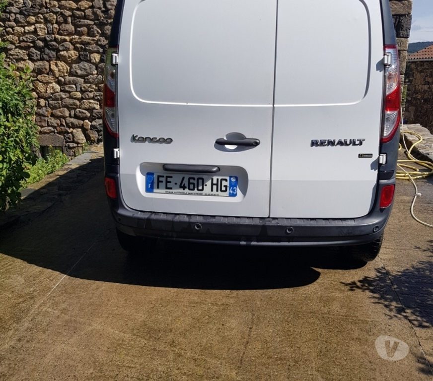 Véhicules commerciaux & utilitaires d'occasion Haute-Loire St Jean Lachalm - 43510 - Photos Vivastreet renault kangoo II 1.5 DCI 90CV boîte auto 2019