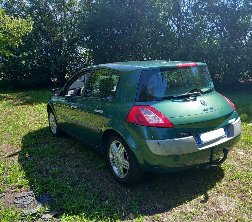 Voiture d'occasion Puy-de-Dôme Riom - 63200 - Photos Vivastreet Renault Mégane 2 1.6 i 16v lux privilège