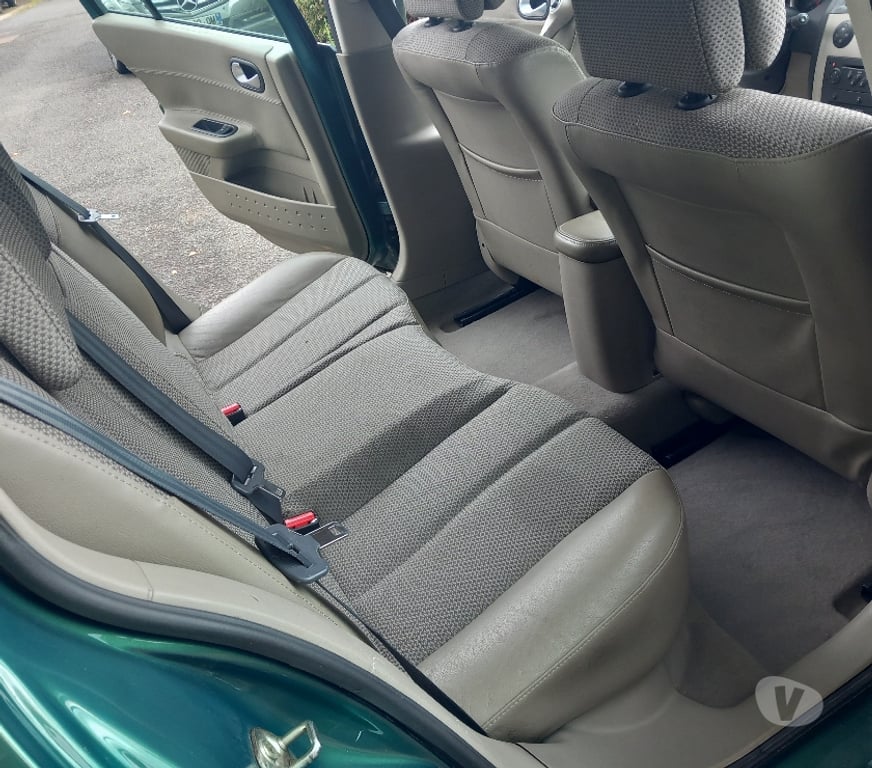 Voiture d'occasion Puy-de-Dôme Riom - 63200 - Photos Vivastreet Renault Mégane 2 1.6 i 16v lux privilège
