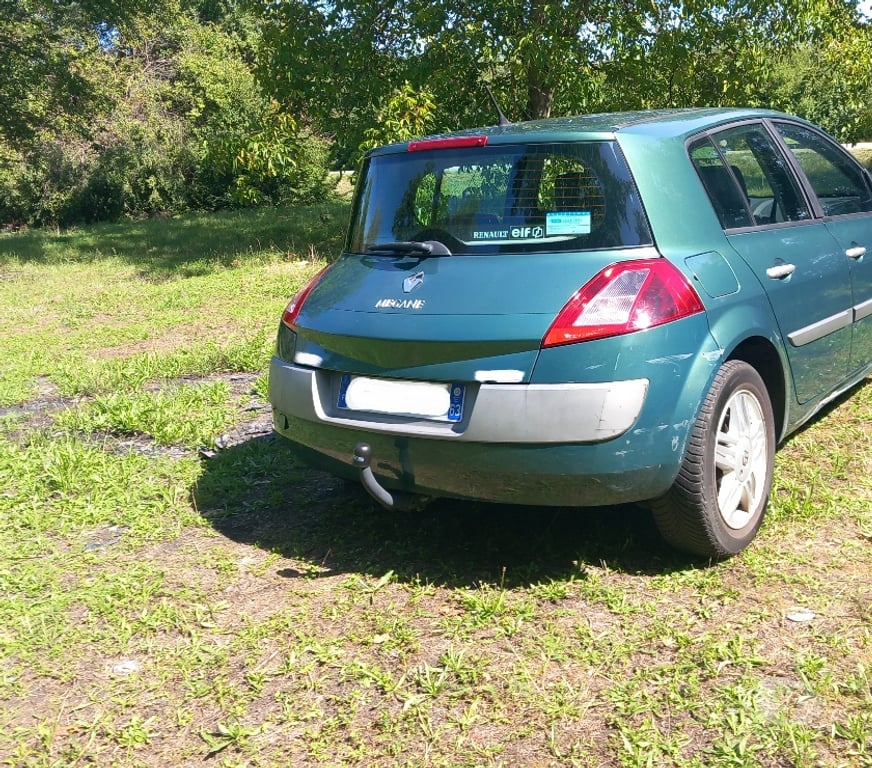 Voiture d'occasion Puy-de-Dôme Riom - 63200 - Photos Vivastreet Renault Mégane 2 1.6 i 16v lux privilège