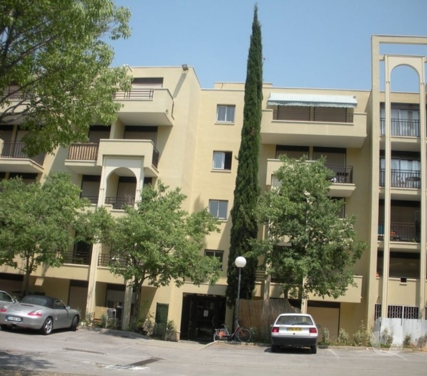 Appartement meublé Hérault Montpellier - Photos Vivastreet A proximité de universités, studio 18m² remis à neuf.