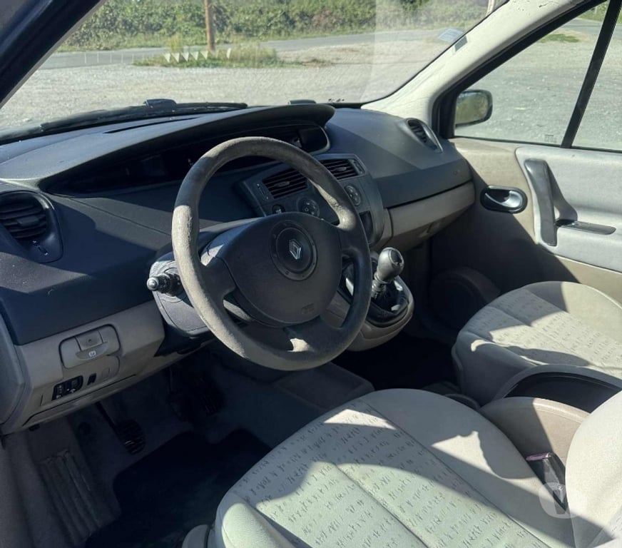 Voiture d'occasion Aude Sigean - 11130 - Photos Vivastreet Scenic Dci révisée