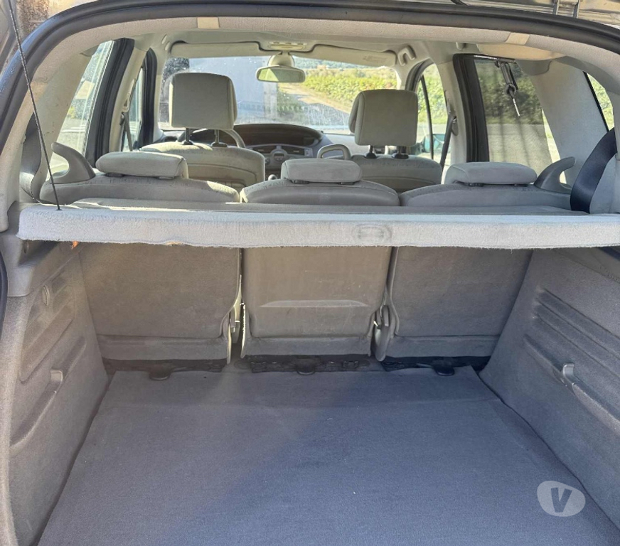 Voiture d'occasion Aude Sigean - 11130 - Photos Vivastreet Scenic Dci révisée