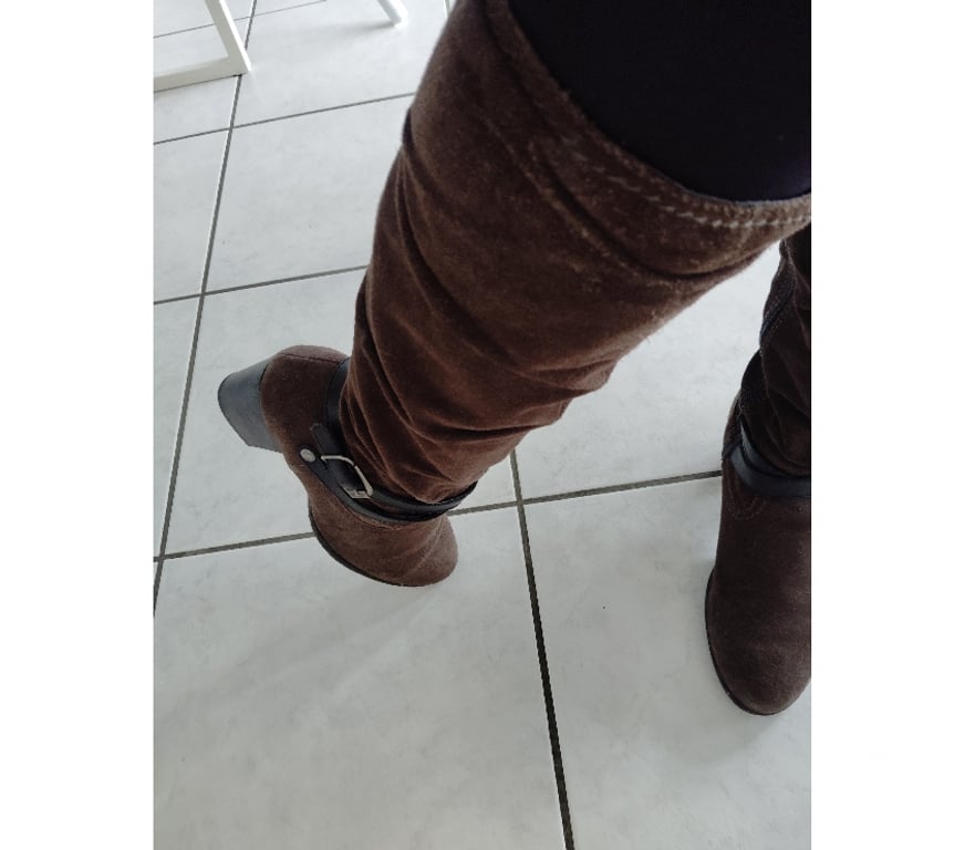Chaussures Paris Paris 5ème ardt - 75005 - Photos Vivastreet Bottes à talons marrons noirs