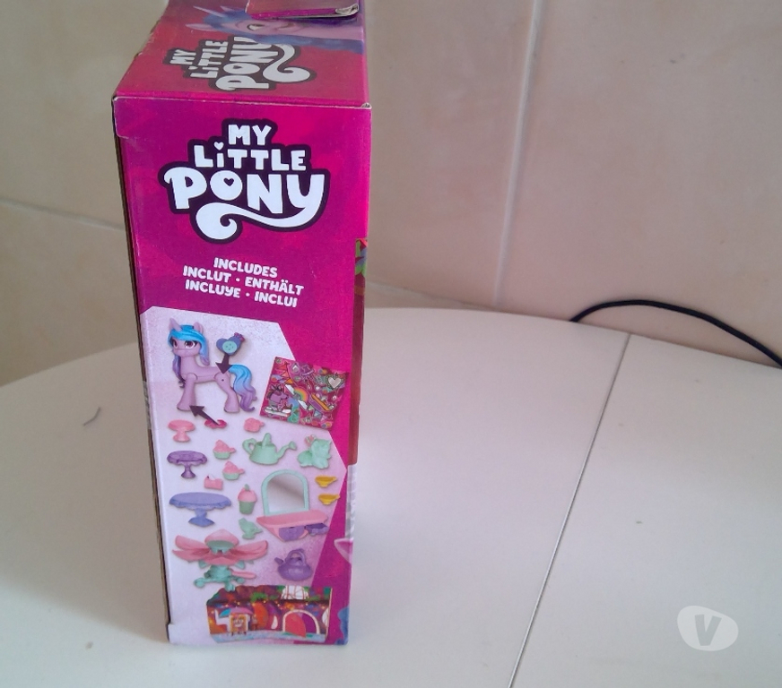 Jeux - Jouets Corrèze Alleyrat - 19200 - Photos Vivastreet 21€ Izzy Moonbow (Hasbro)