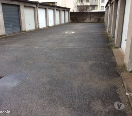 Location parking & garage Grenoble Grenoble - Photos Vivastreet Grand garage grande hauteur de plein pied bien placé