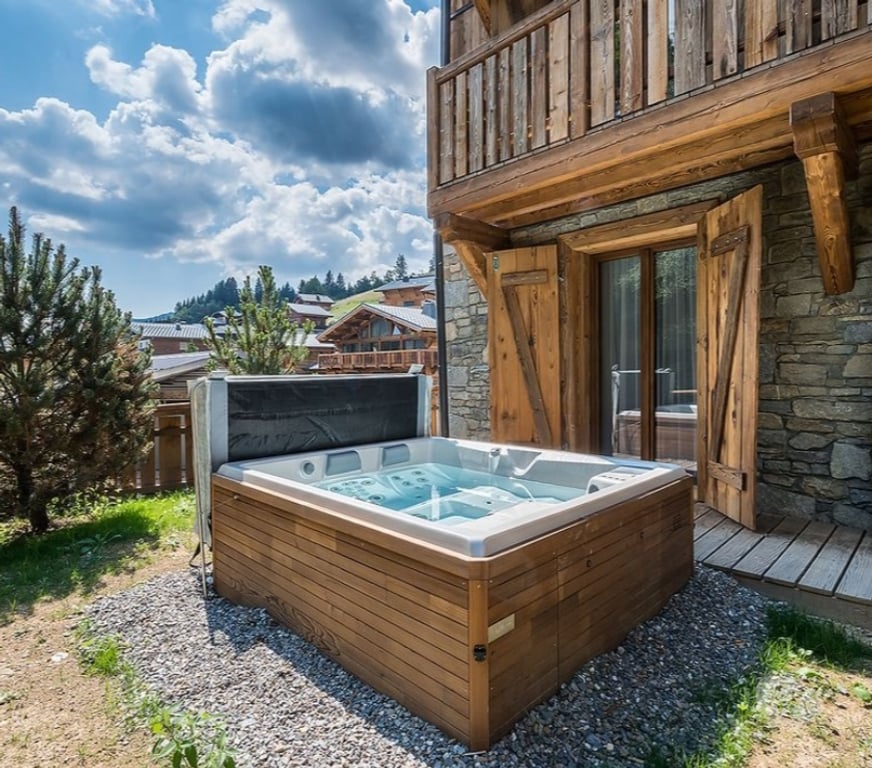location saisonniere Haute-Savoie Les Gets - 74260 - Photos Vivastreet Chalet de luxe avec jacuzzi privé