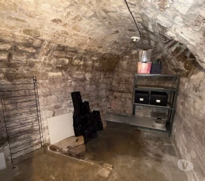 Vente Appartement Paris 8ème ardt Paris - Photos Vivastreet Grande cave voûtée saine et sécurisée ≈ 13m2