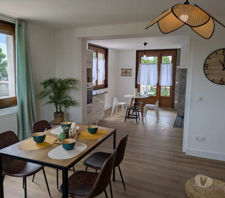 Appartements à vendre Loire Veauche - 42340 - Photos Vivastreet Appartement T5 rénové à neuf – 116 m²