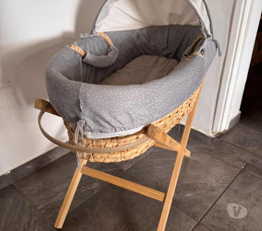 Equipements bébés Var Brignoles - 83170 - Photos Vivastreet Couffin bébé osier